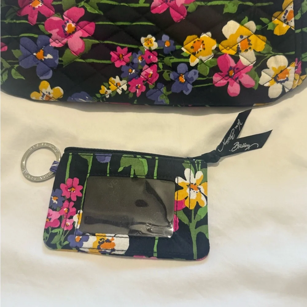 Vera Bradley - Wildflower Garden - Shoulder Bag with Keychain - Picture 5 of 6
